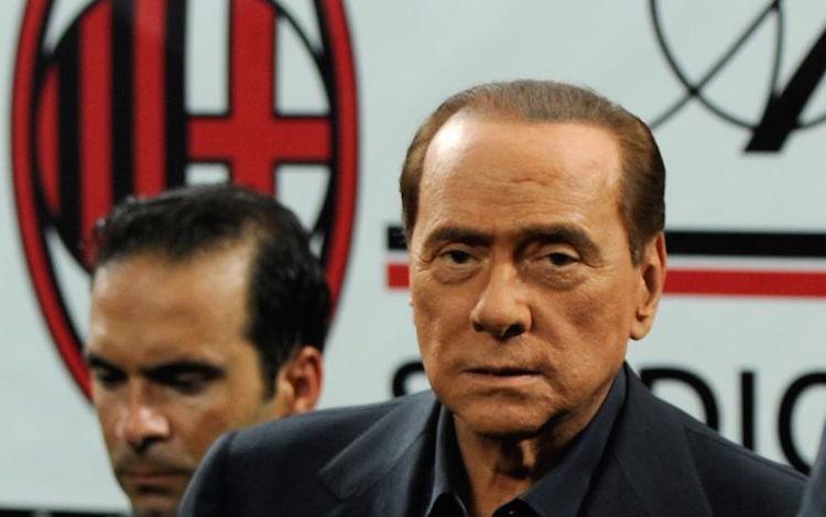 Berlusconi clamoroso: Berlusconi clamoroso: