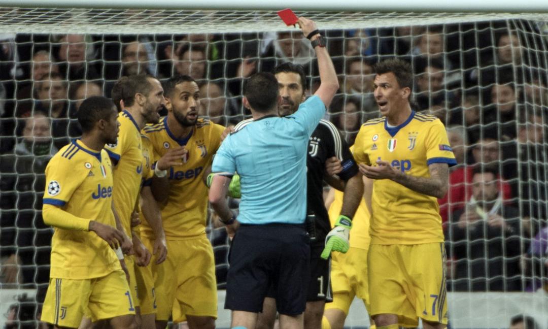 Dilettanti, che sfottò a Buffon: 'Hai una cassa di birra al posto del cuore' VIDEO