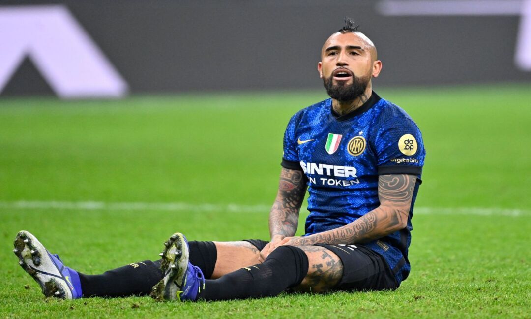 Juve Inter Entra Vidal In Campo Che Accoglienza Dai Tifosi Della Juve