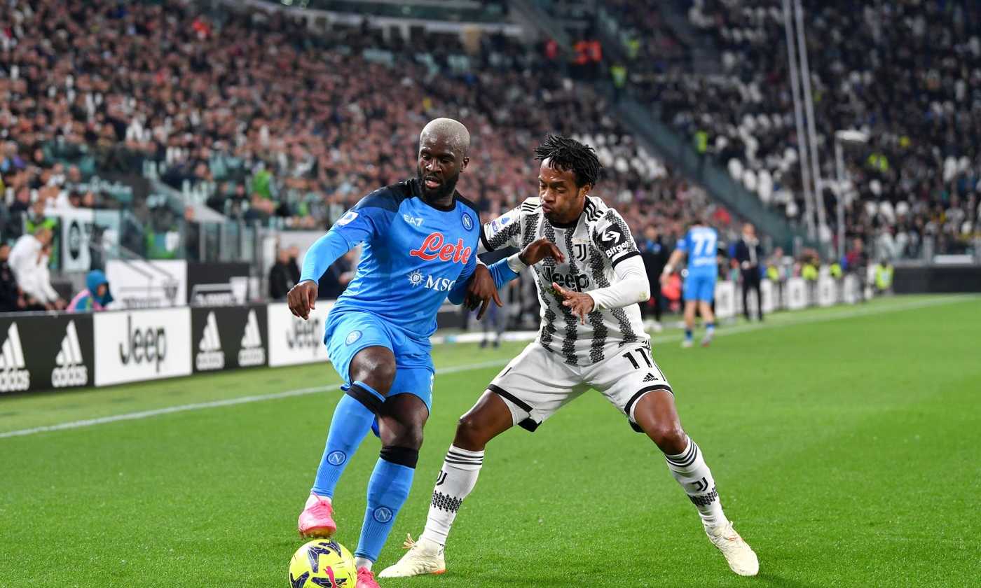 Napoli la vigilia scudetto con la testa a Juve e Cuadrado Lo sfottò