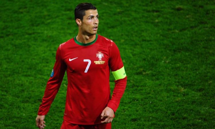 Ronaldo ricorda l'Europeo del 2016: 'La gioia sportiva più grande'