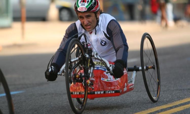 Incidente per Zanardi: trasportato in ospedale in elisoccorso, è grave