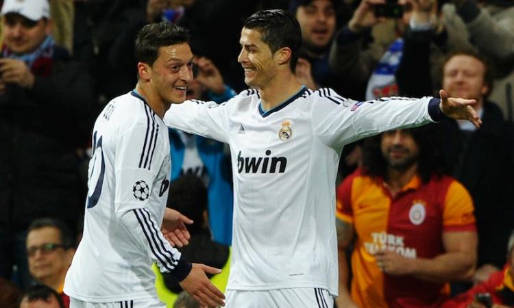 Ozil offerto alla Juve: 'Immaginatelo di nuovo insieme con Ronaldo!' FOTO