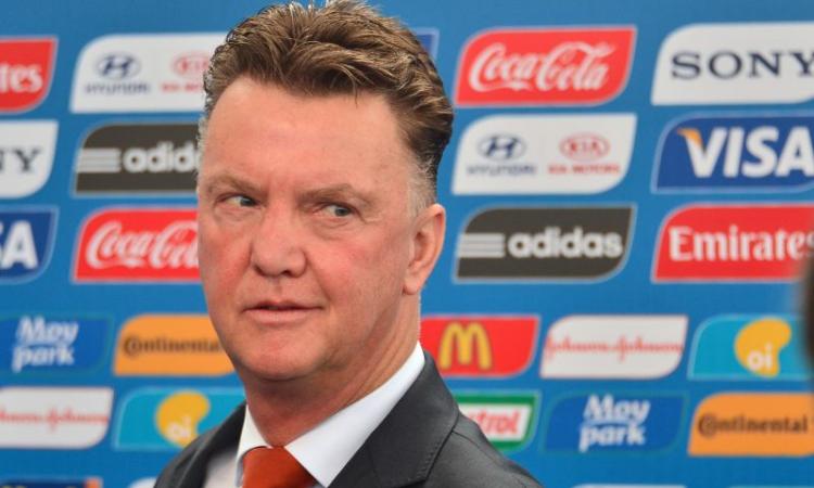 Van Gaal, che frecciata alla FIFA: 'Pensano solo ai soldi. I Mondiali in Qatar sono ridicoli'