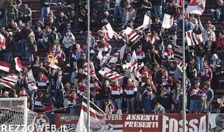 Arezzo-Juve Next Gen, la protesta dei tifosi: 'no alle squadre B' FOTO