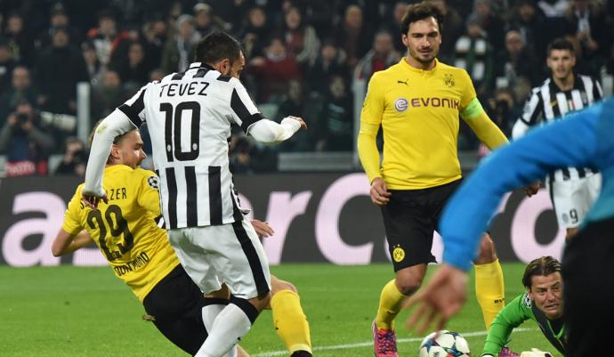 'Tutto Carlitos Tevez in un gol'. La Juve ricorda 'quel' tiro VIDEO