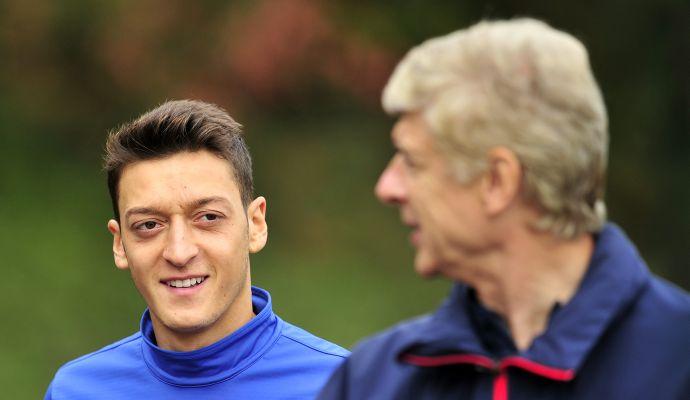 Arsenal, Wenger apre: 'Sanchez e Ozil? Possono partire a gennaio'