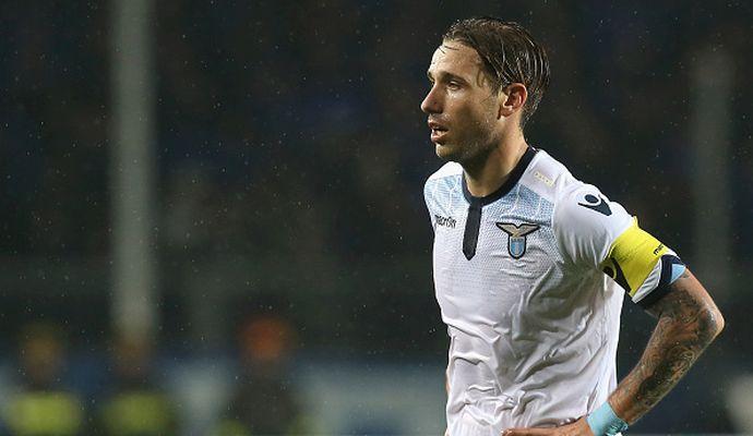 Biglia, gaffe assurda. 'Forza Lazio' in mezzo ai milanisti VIDEO