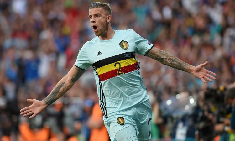 Alderweireld, ti vogliono tutti: la Juve deve vedersela con due big