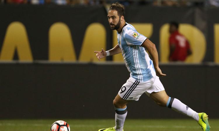 Argentina, che disfatta! Higuain sbaglia un gol incredibile VIDEO