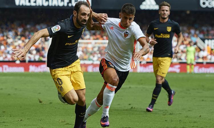 Valencia, gli occhi della Juve su un esterno: con una novità tattica!