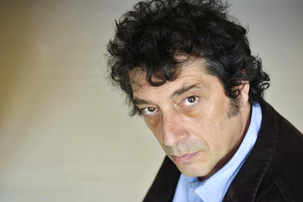 Veronesi contro Meloni: 'Vigliacca e traditrice te e tu sorella'