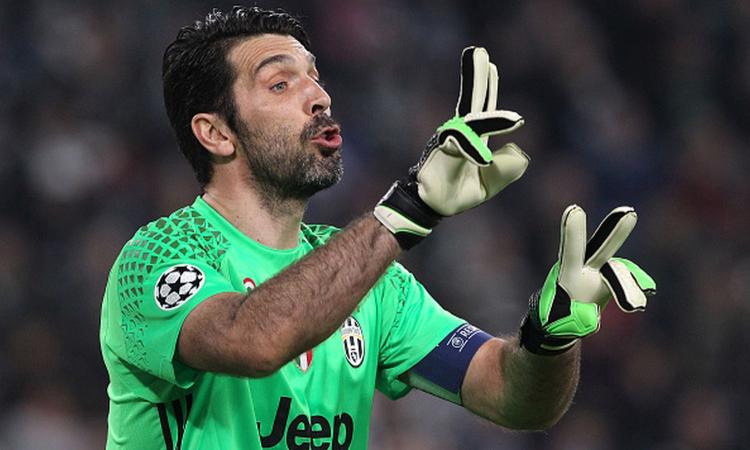 Buffon: 'Cristiano Ronaldo più determinante, ma possiamo scrivere la storia'