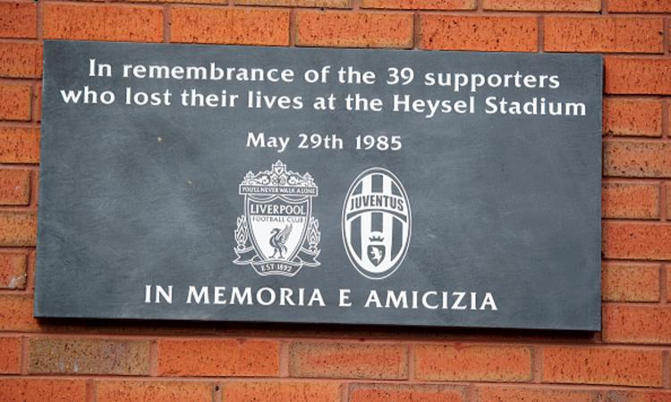 Anche il Liverpool ricorda le vittime dell'Heysel: tutti i messaggi