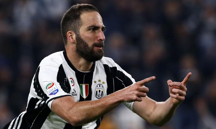 Un ex Napoli sta con Higuain: 'Anche io sarei andato alla Juve'