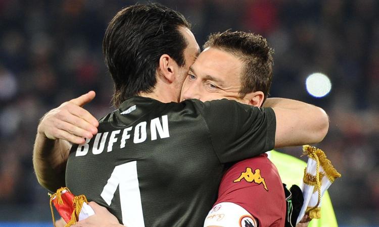 Buffon-Totti, siparietto su Facebook: 'Gigi nessun rancore per il sorteggio?'