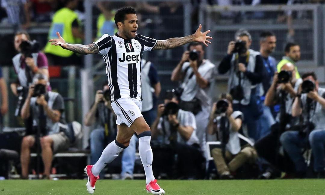 Dani Alves nella storia del calcio: è il più vincente di sempre. E la Juve se lo gode