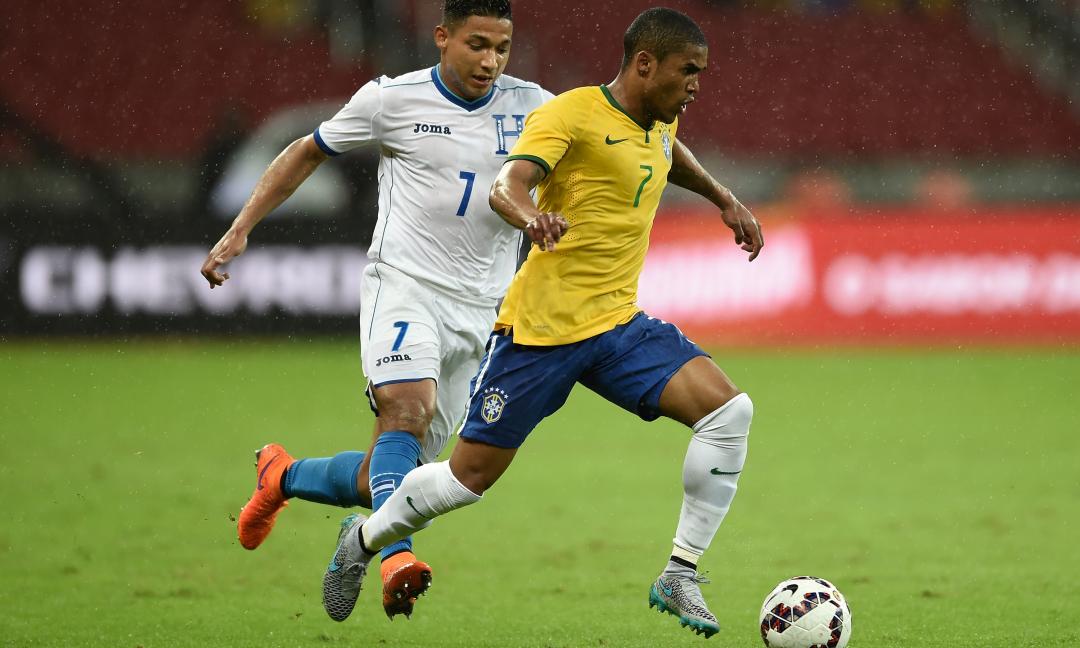 Il Brasile snobba la Juve: tra i convocati mancano Douglas Costa e Alex Sandro