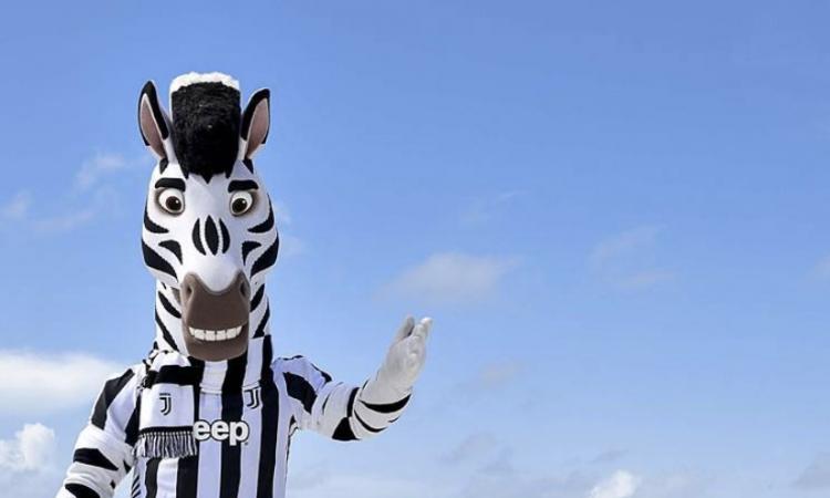 Jay, la mascotte della Juve spaventa gli abitanti di Lisbona! VIDEO