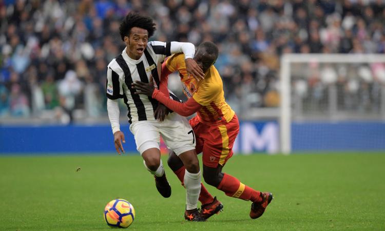 Juve-Benevento MOVIOLA: manca un rigore, giallo scandaloso a Higuain