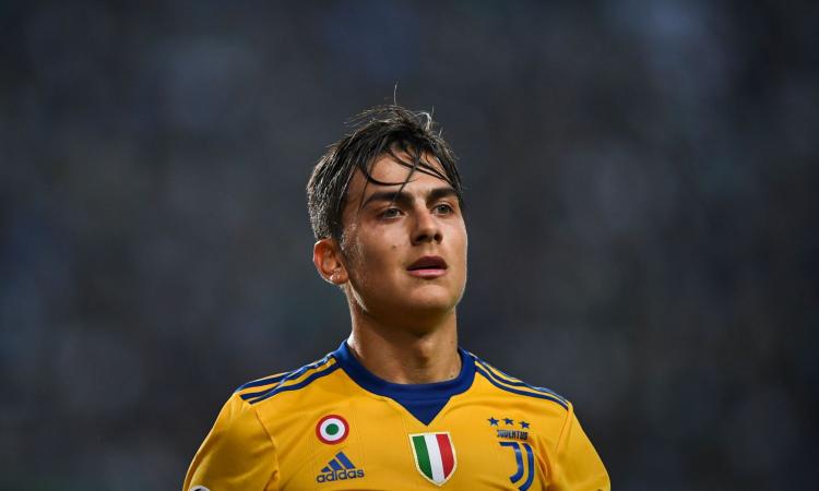 Dybala dribbla anche... la stampa