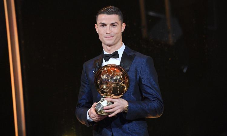 'Ronaldo fuori dal podio' ma la scelta sul Pallone d'Oro è un mistero