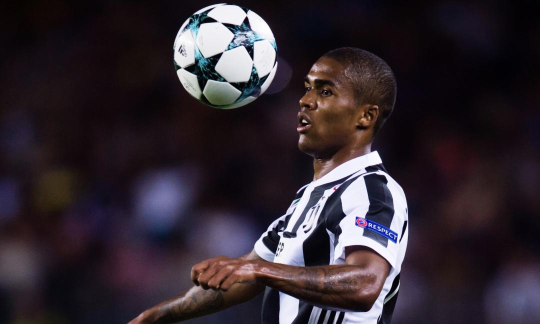 Villar Perosa, che elastico per Douglas Costa: ecco il VIDEO del numero