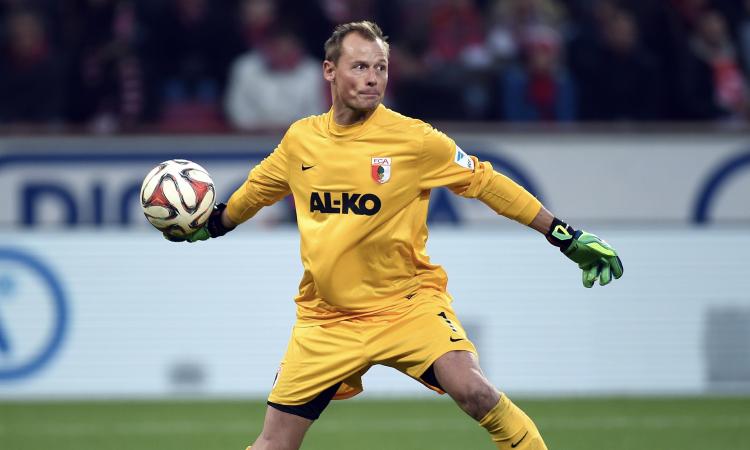 Ex Juve, Manninger torna al primo amore: la falegnameria