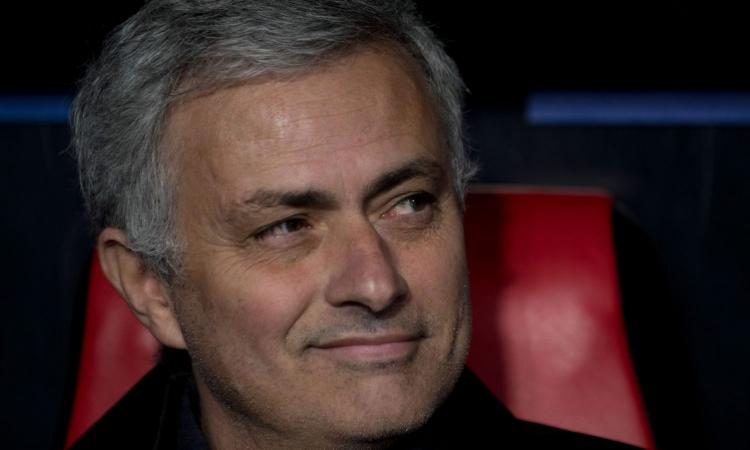 Mourinho è Special: prevede il gol dello United negli appunti! FOTO