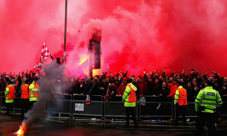 Liverpool, tifoso in coma: ecco chi sono i due ultras della Roma arrestati