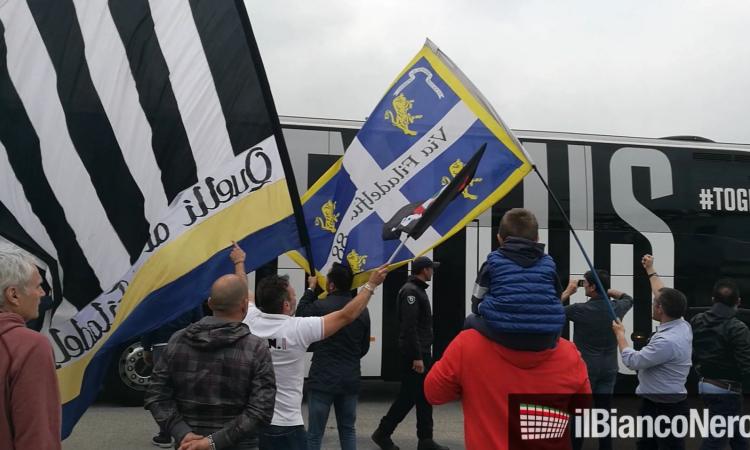 Juve, tifosi di nuovo fuori da Vinovo: 'Niente contestazione, ecco i fatti' FOTO e VIDEO