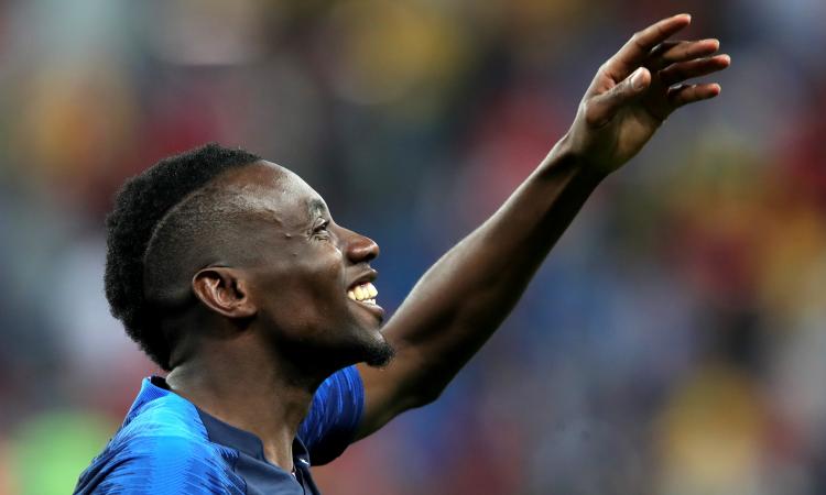 Matuidi cambia look: 'Persa una scommessa' FOTO