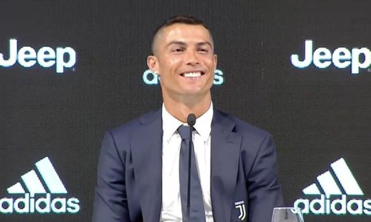 'Eu estou aqui': la FOTO di Ronaldo in bianconero fa sognare i tifosi!