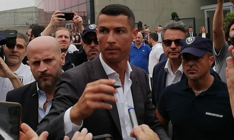 Ronaldo, il primo messaggio social: 'Forza Juve #FinoAllaFine' FOTO