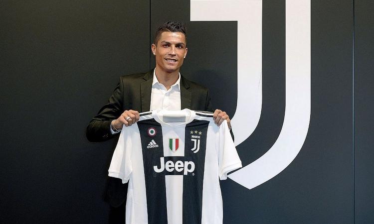 Ronaldo alla Juve: cambia anche la copertina di FIFA 19!