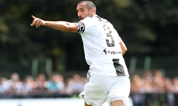 Chiellini: 'Il calcio è gioia, ecco cosa bisogna insegnare ai bambini' VIDEO