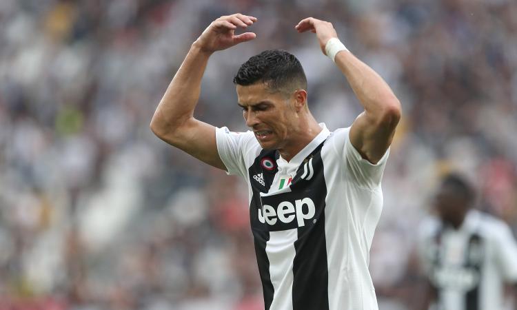 Juve, Dagospia choc: 'Ronaldo batte Asia Argento, 2 stupri a 1'