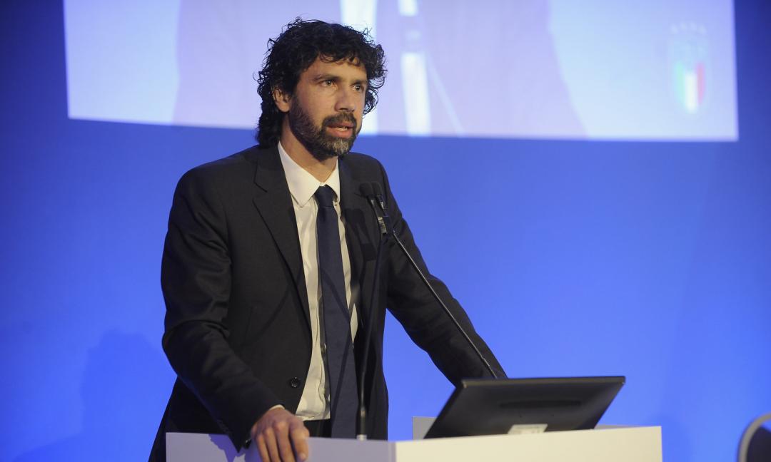 Tommasi sul razzismo: 'I club devono scegliersi i propri tifosi'