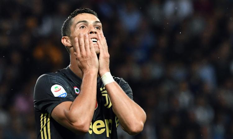 Ronaldo si 'fa male', e allora cambia FOTO