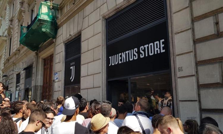 Apre lo Juve Store a Roma: tutte le FOTO dell'evento