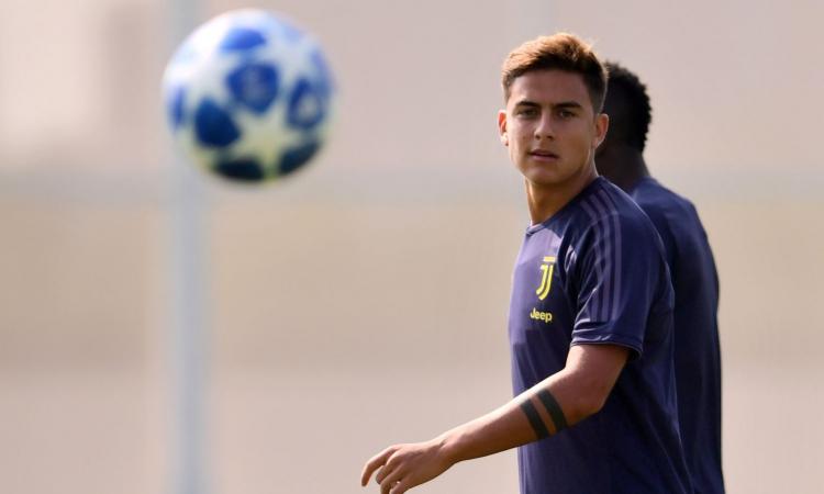 Dybala, FOTO per la lotta al cancro: 'Un nastro rosa...'