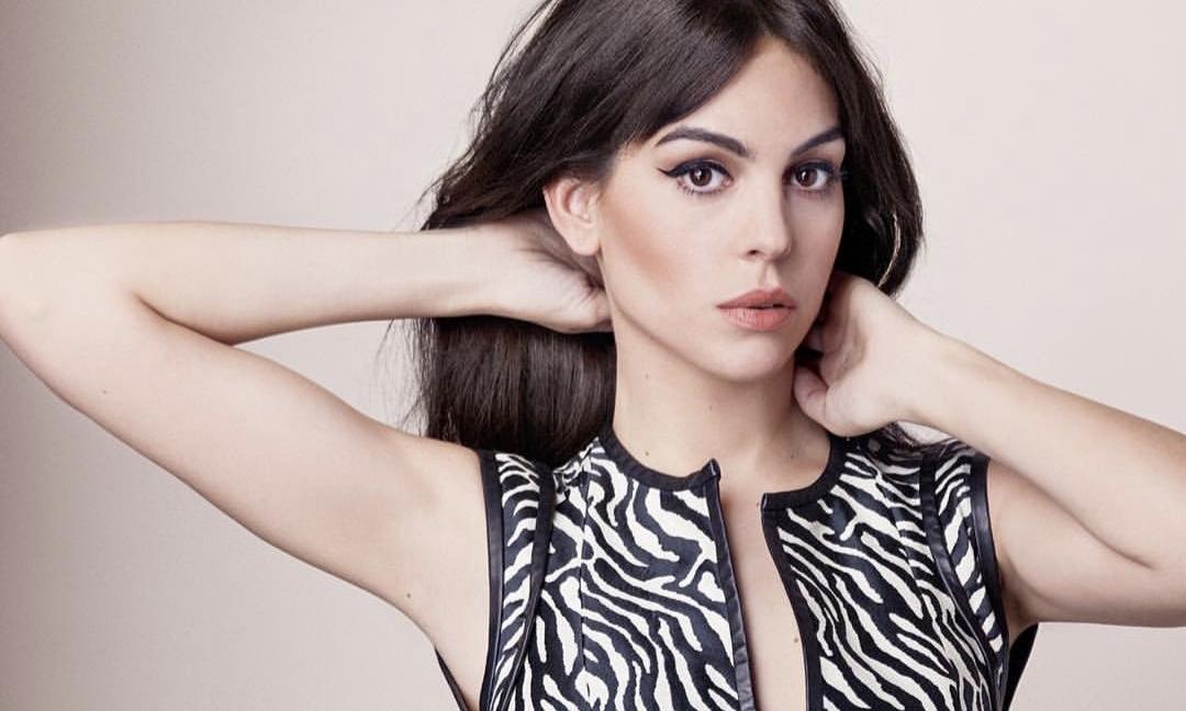 Georgina sempre in bianconero: lady CR7 e la FOTO... 'zebrata'