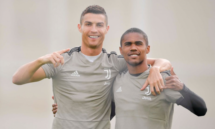Douglas Costa: esultanza con Ronaldo e sms ad Allegri FOTO
