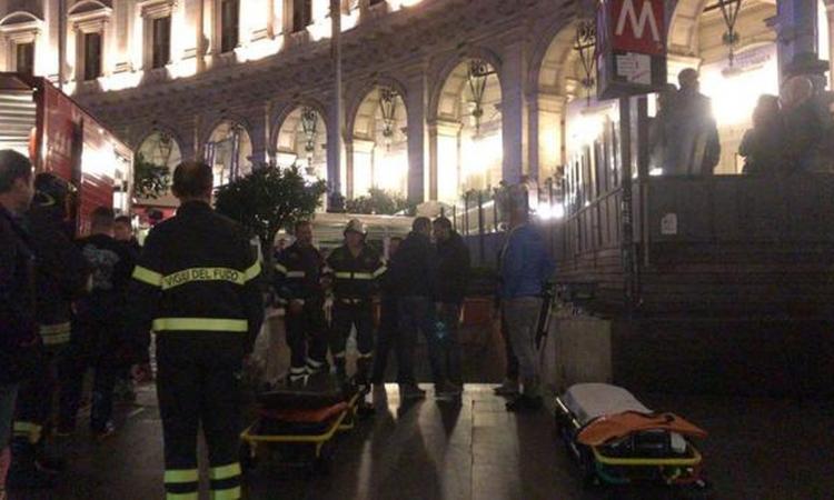 Crolla una scala mobile della metro a Roma: feriti tifosi del CSKA! VIDEO