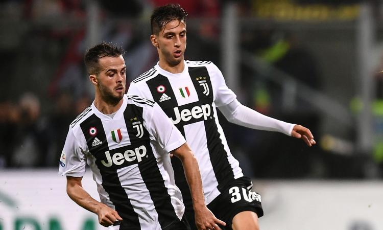 Juve, chi tra Bentancur e Pjanic in cabina di regia? Sarri ha scelto