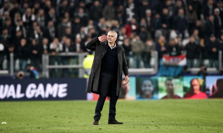 Mourinho, esultanza contro i tifosi della Juve: 'Insultato per 90''. Bonucci furioso!