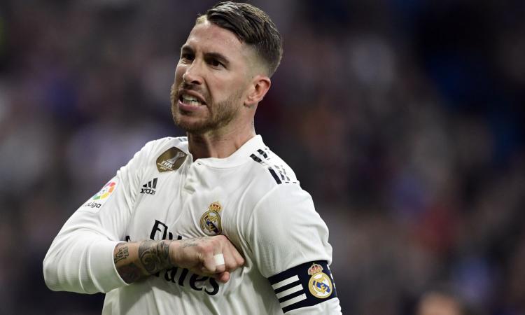 Ramos scherza col Pallone d'Oro di Modric: 'E il mio quando arriva?' FOTO
