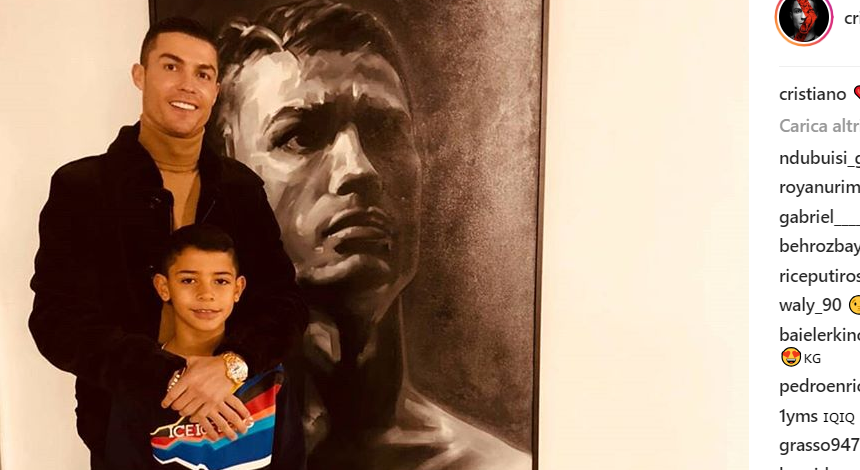 Natale in casa Juve: Bernardeschi regala un ritratto a Ronaldo FOTO