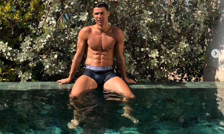 Ronaldo mostra i muscoli su Instagram: 'Senza filtro' FOTO