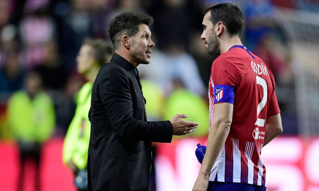 Atletico, Simeone spegne l'Inter su Godin: 'Abbiamo bisogno di lui'